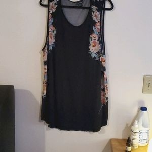 Torrid sz 4 high neck floral tunic
